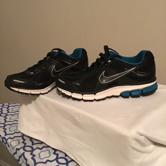 😎NIKE’s, Women’s size 6.5, new condition, super clean/lightweight, see photos - Picture 3 of 7
